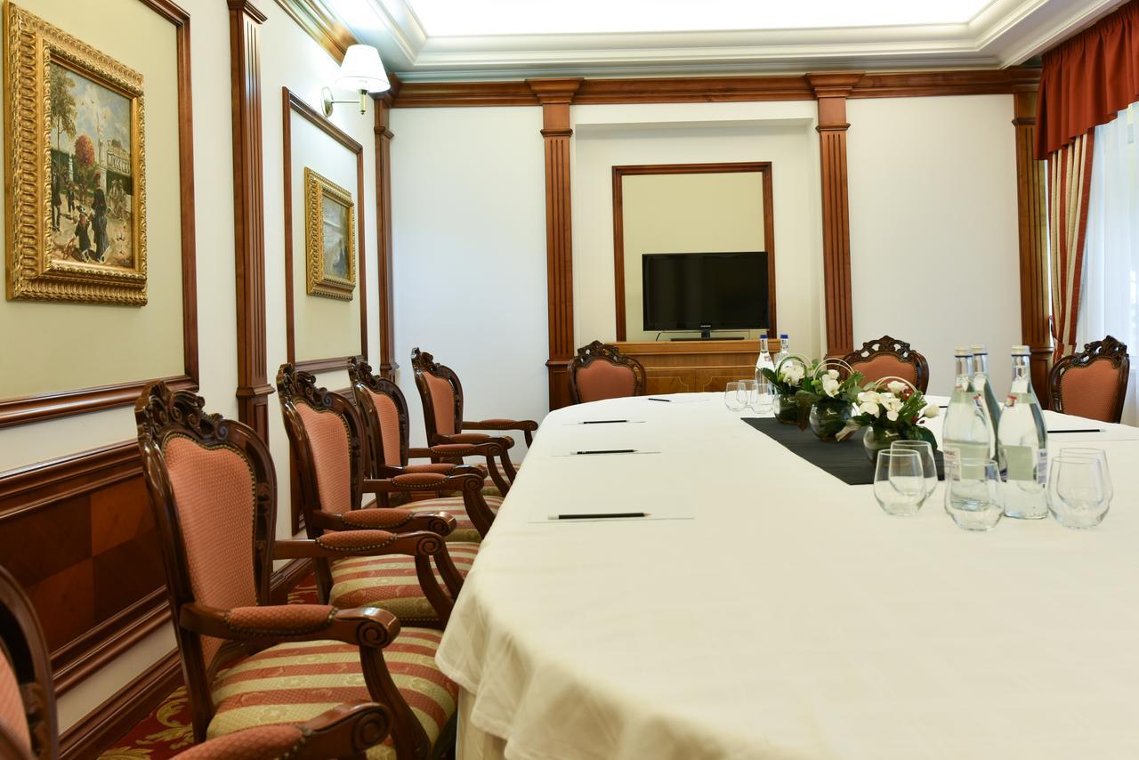 Hotel Belvedere Braila Bagian luar foto