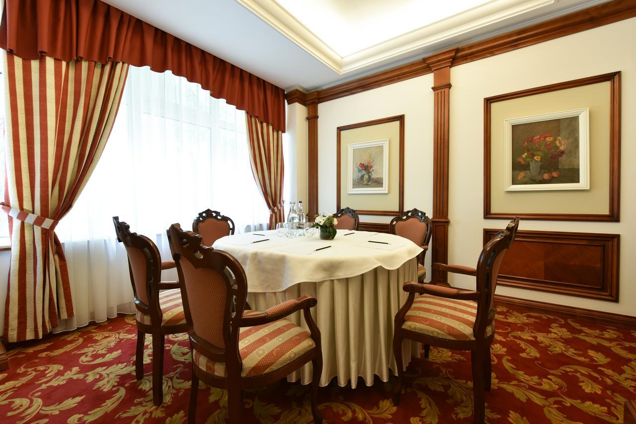 Hotel Belvedere Braila Bagian luar foto